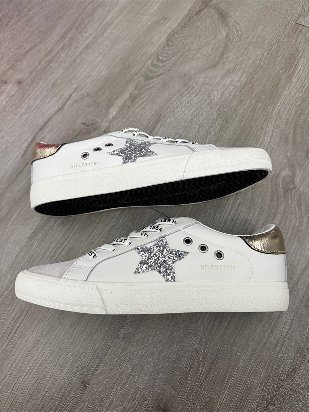 Vintage Havana Women’s Casual Sneakers, Size 8, NEW (white, silver, gold)